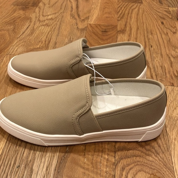 Kensie Stephanie Tan Shoes New in Box Casual White Support Neutral Versatile - Picture 4 of 7